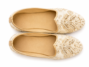 Ivory Pearl Embroidered Jutti
